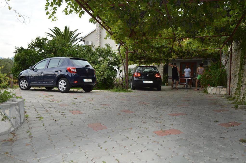 Apartments Mm Sveti Stefan Exterior photo